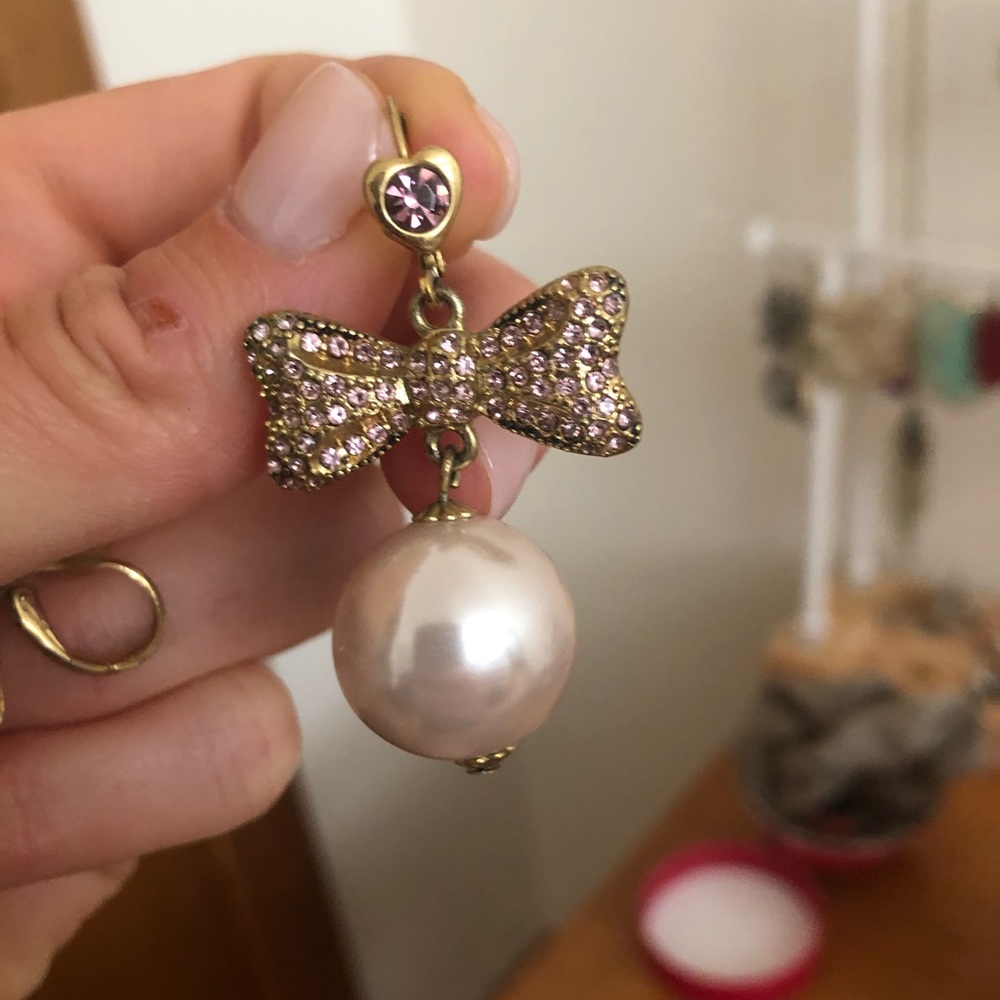 Betsey Johnson pearl/bow earrings